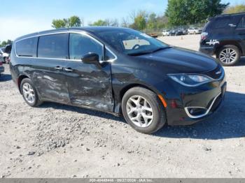  Salvage Chrysler Pacifica