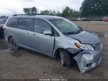  Salvage Toyota Sienna