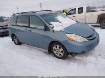  Salvage Toyota Sienna