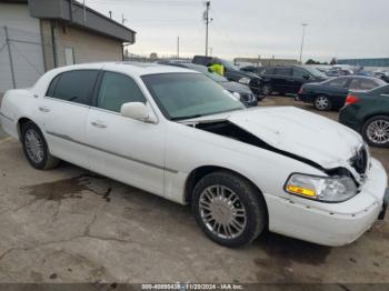  Salvage Lincoln Towncar