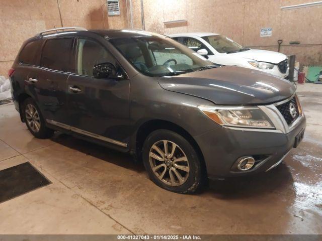  Salvage Nissan Pathfinder