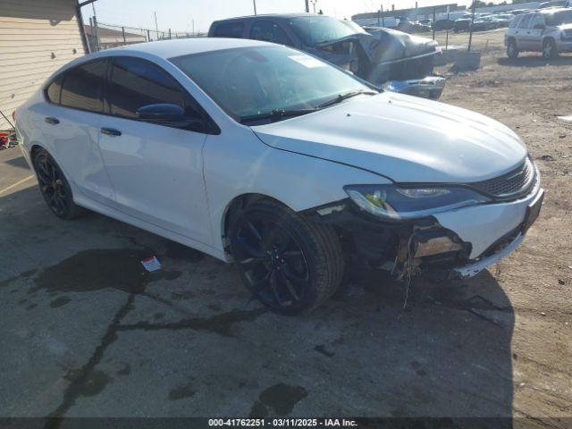  Salvage Chrysler 200