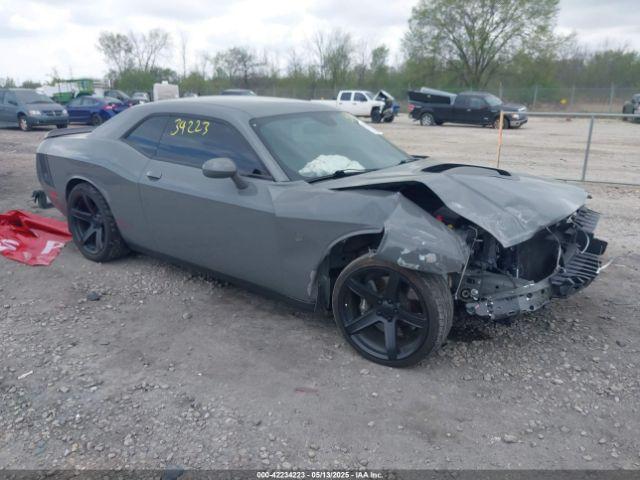  Salvage Dodge Challenger