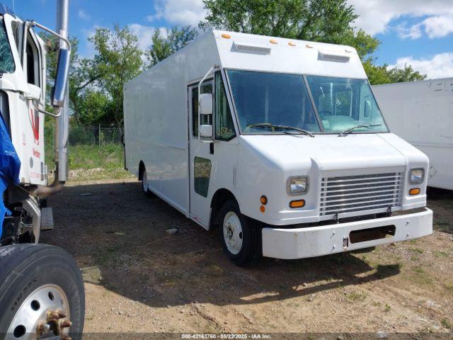  Salvage Freightliner Chassis