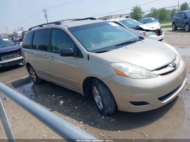  Salvage Toyota Sienna