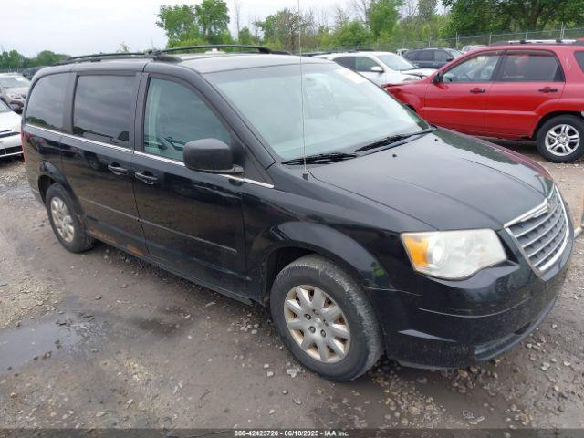  Salvage Chrysler Town & Country