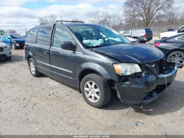  Salvage Chrysler Town & Country