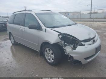  Salvage Toyota Sienna