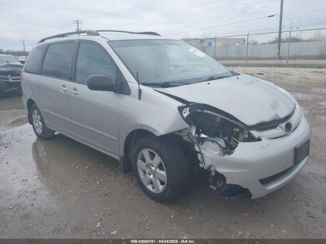  Salvage Toyota Sienna