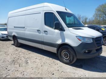  Salvage Mercedes-Benz Sprinter 2500