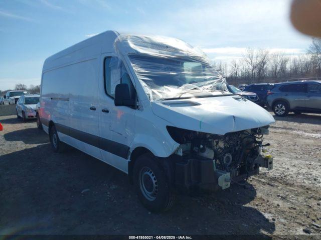  Salvage Mercedes-Benz Sprinter 2500