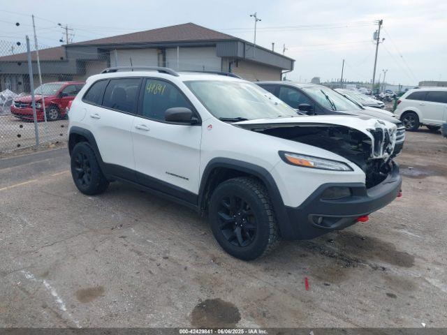  Salvage Jeep Cherokee