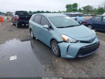  Salvage Toyota Prius v