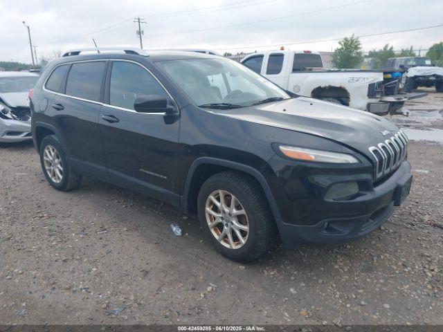  Salvage Jeep Cherokee