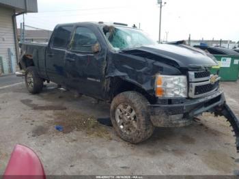  Salvage Chevrolet Silverado 2500