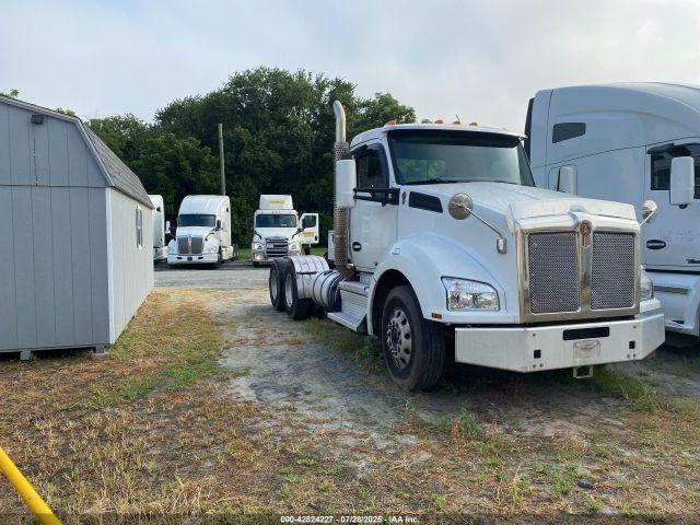  Salvage Kenworth Construction
