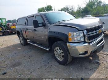  Salvage Chevrolet Silverado 2500