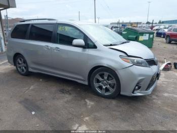  Salvage Toyota Sienna