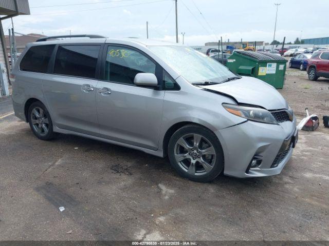  Salvage Toyota Sienna