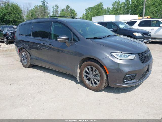  Salvage Chrysler Pacifica