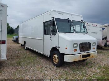  Salvage Freightliner Chassis