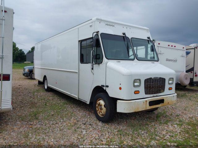 Salvage Freightliner Chassis