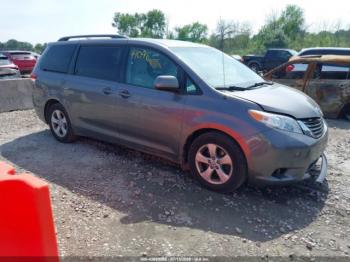  Salvage Toyota Sienna