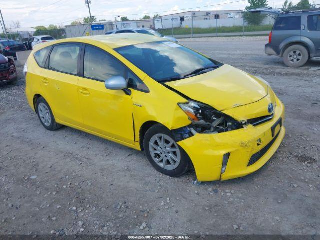  Salvage Toyota Prius v