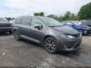  Salvage Chrysler Pacifica