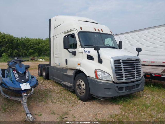  Salvage Freightliner Cascadia 113