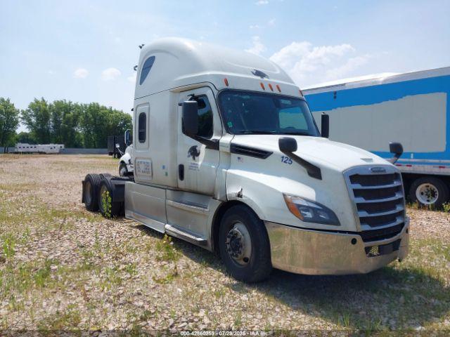  Salvage Freightliner New Cascadia 126
