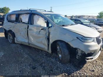  Salvage Chrysler Pacifica