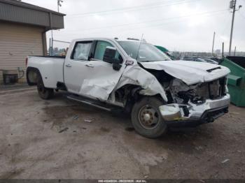  Salvage General Motors Sierra 3500HD