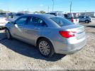 Chrysler 200 Limited Image 4