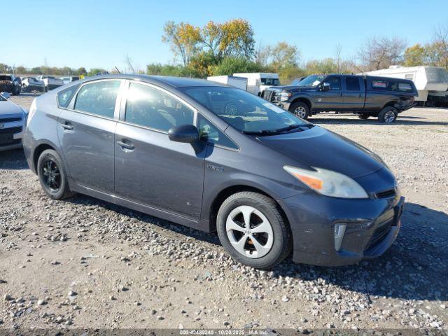  Salvage Toyota Prius