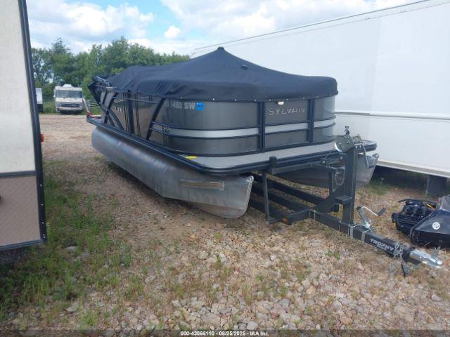  Salvage Sylvan 8520 Pontoon