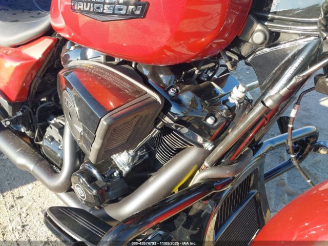 Harley-Davidson Flhx Image 15