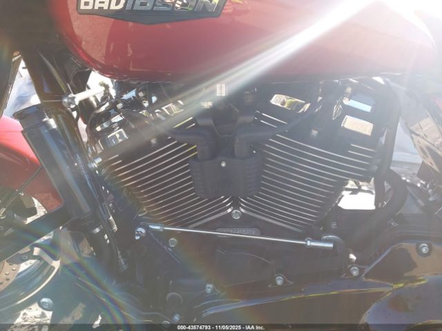 Harley-Davidson Flhx Image 10