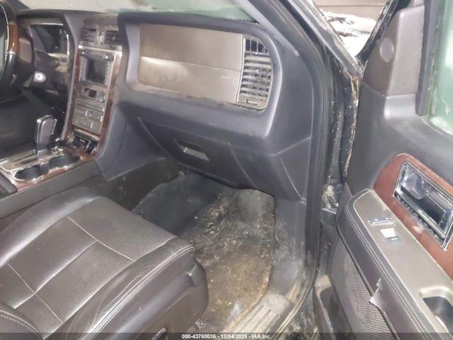 Lincoln Navigator Image 10