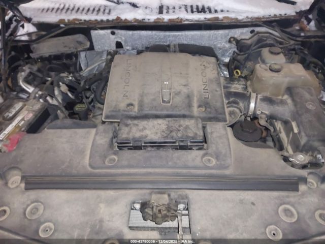 Lincoln Navigator Image 3