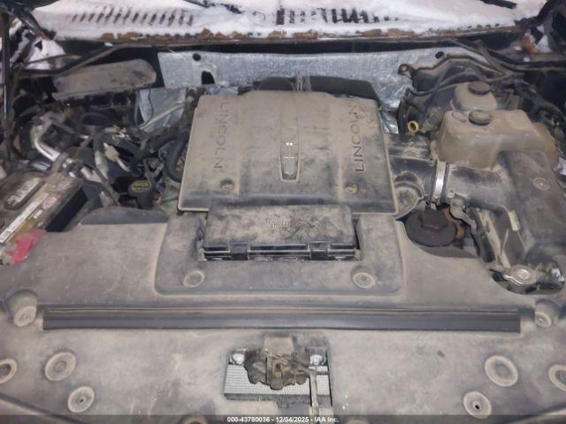 Lincoln Navigator Image 3