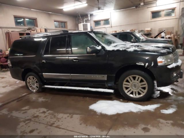 Lincoln Navigator Image 16