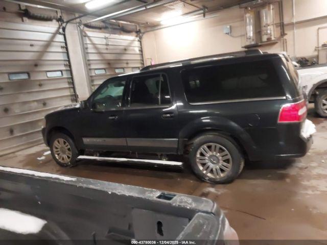 Lincoln Navigator Image 13