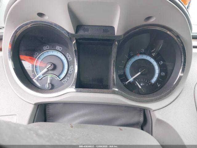 Buick LaCrosse Image 2