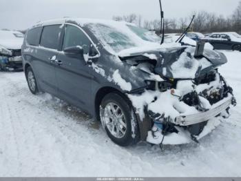  Salvage Chrysler Pacifica