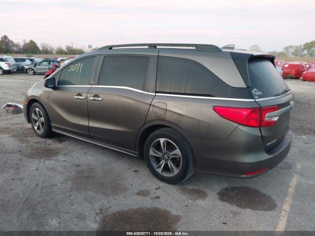 Honda Odyssey Touring Image 5