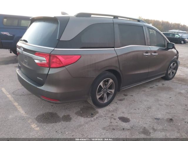 Honda Odyssey Touring Image 3