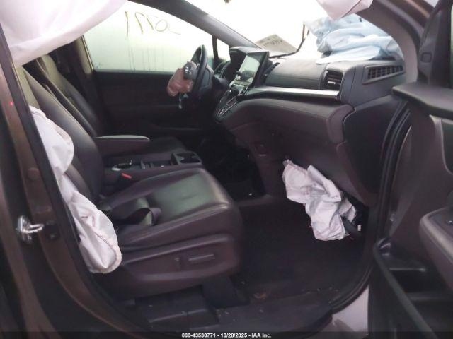 Honda Odyssey Touring Image 7