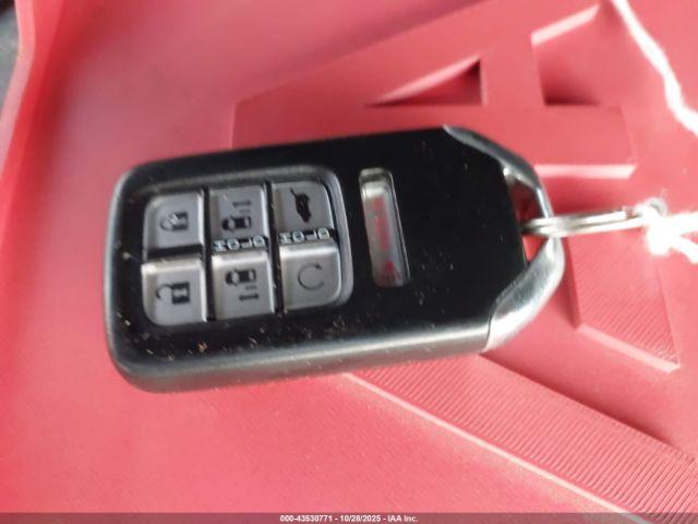 Honda Odyssey Touring Image 8