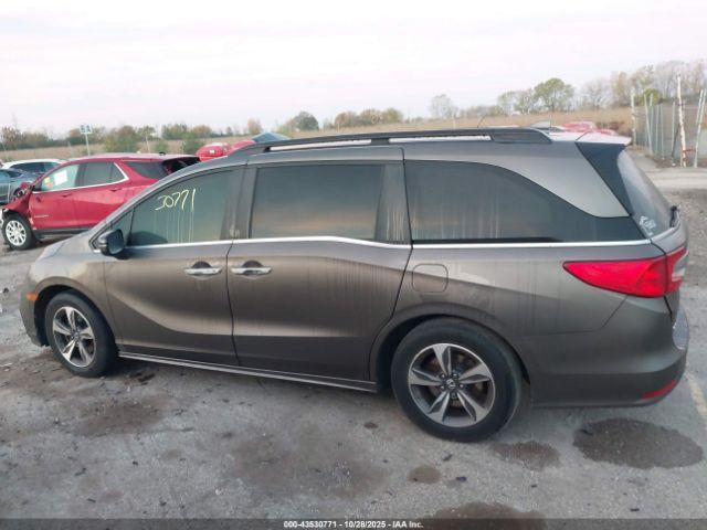 Honda Odyssey Touring Image 14